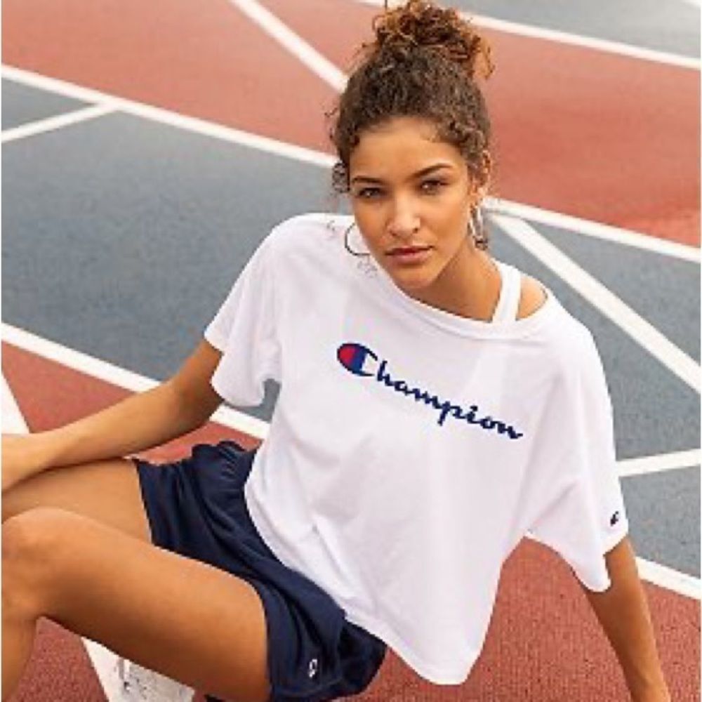 NWT Womens Champion White Cropped Tee Shirt Size Large Blue and Red Logo 